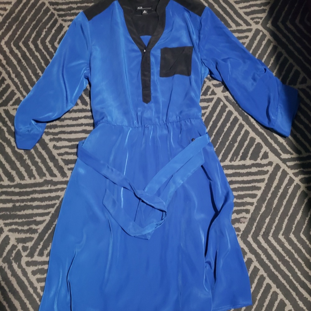 Dress. - Picture 2 of 4